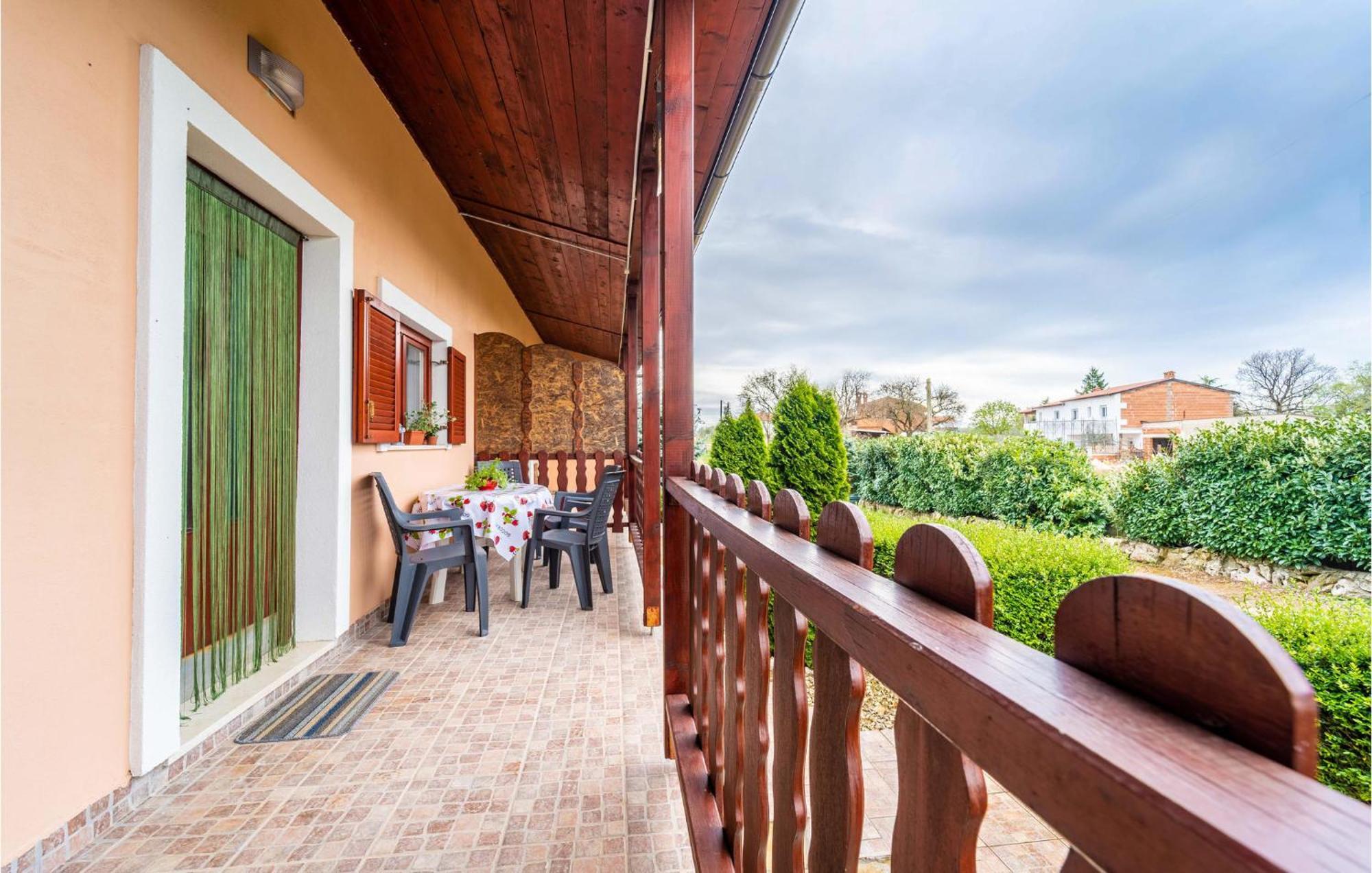 Amazing Apartment In Krnica With Kitchen Dış mekan fotoğraf