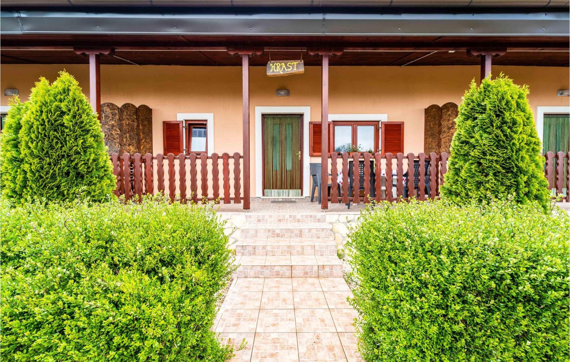 Amazing Apartment In Krnica With Kitchen Dış mekan fotoğraf